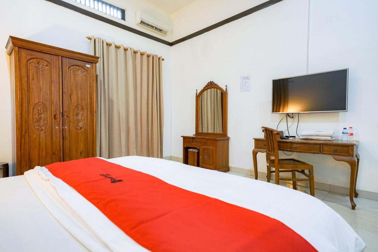 Reddoorz @ Avros Guest House Medan Exterior photo
